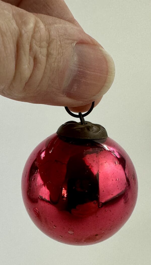 Antique Pink/Red Round Kugel