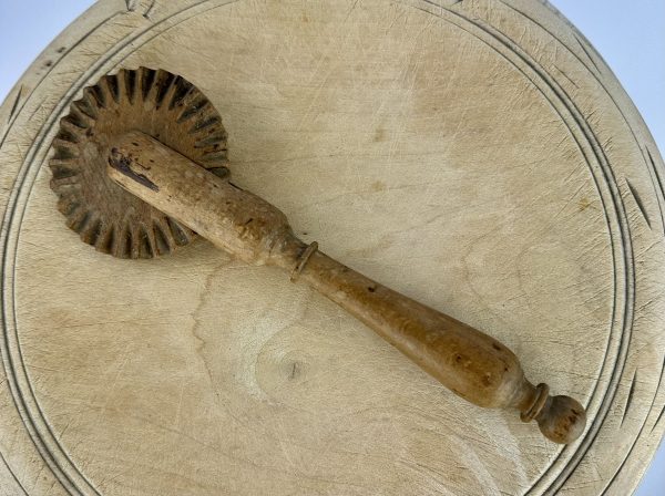 Giant Treen Crimper Pie Wheel Cutter