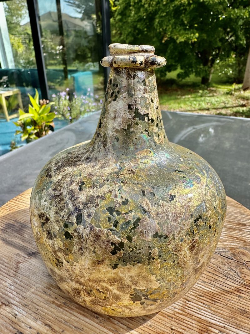 Iridescent Golden Onion Bottle Petal Lip